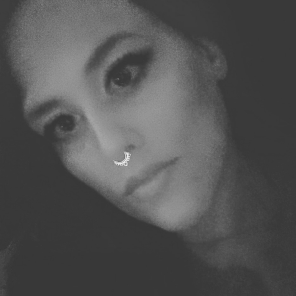 Meet your Posher, Jessica - Picture 5 of 9